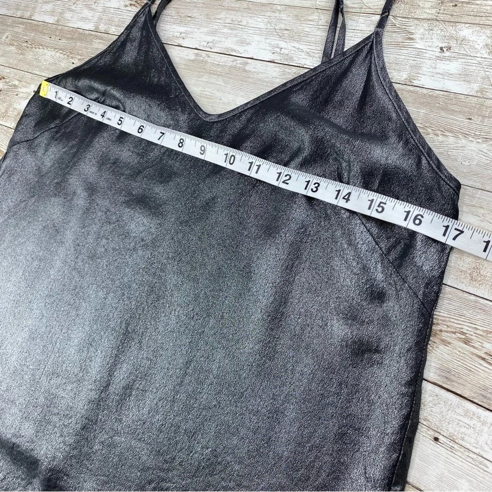 under \ Wilfred 100% Silk Gray V Neck Camisole w/ Adjustable Straps- size M - Picture 8 of 12